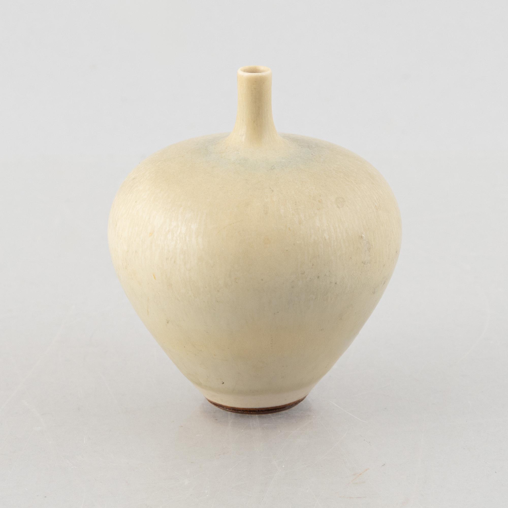 Berndt Friberg, a stoneware vase, Gustavsberg 1968.
