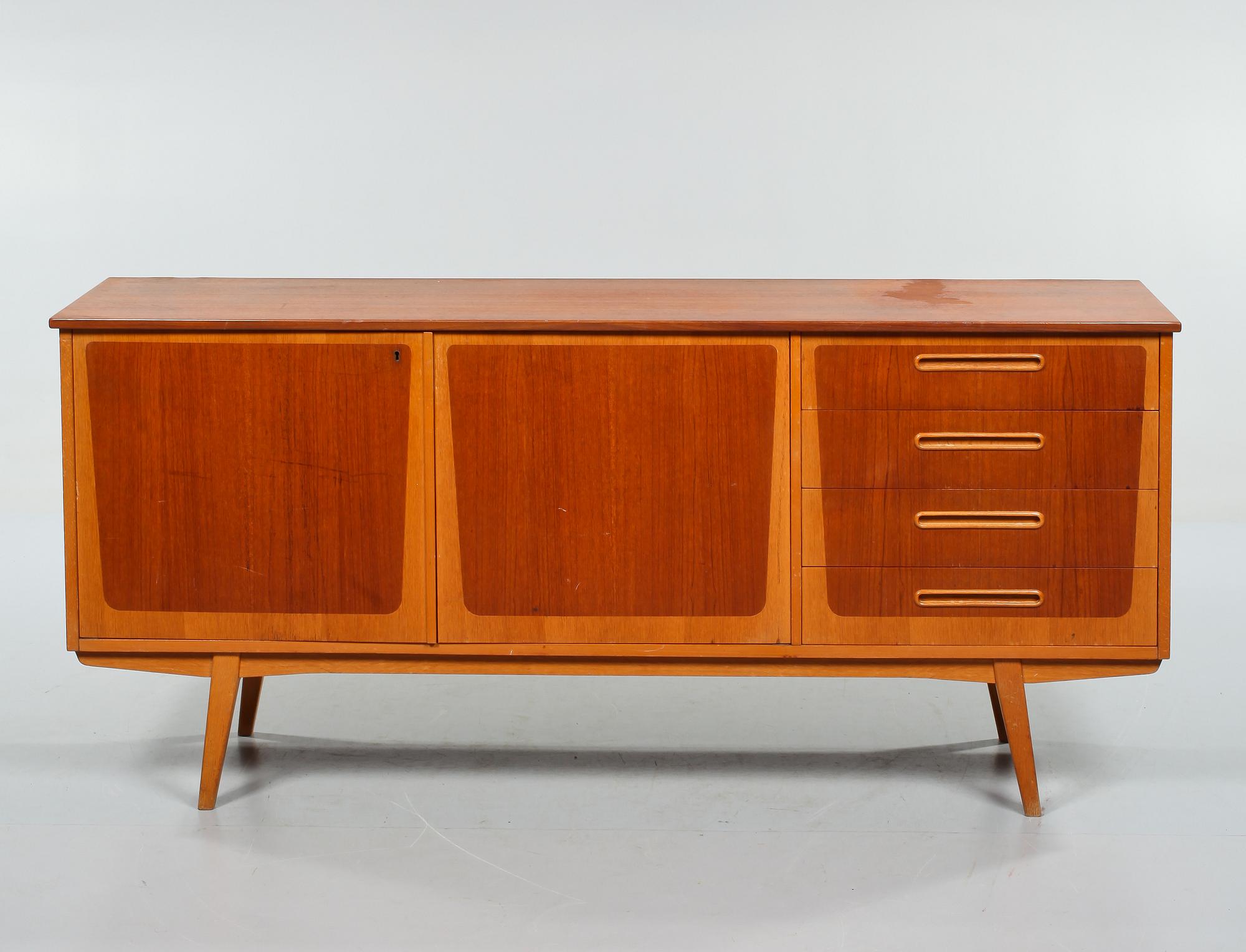 SIDEBOARD, 1900-talets andra hälft.