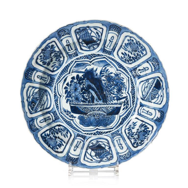 Fat, kraakporslin. Mingdynastin, Wanli (1572-1620).