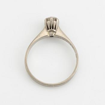 Brilliant cut diamond ring.