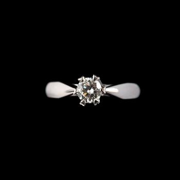 356. A RING, brilliant cut diamond 0.50 ct W/vs. 14K white gold. Silvan Helsinki 2010.