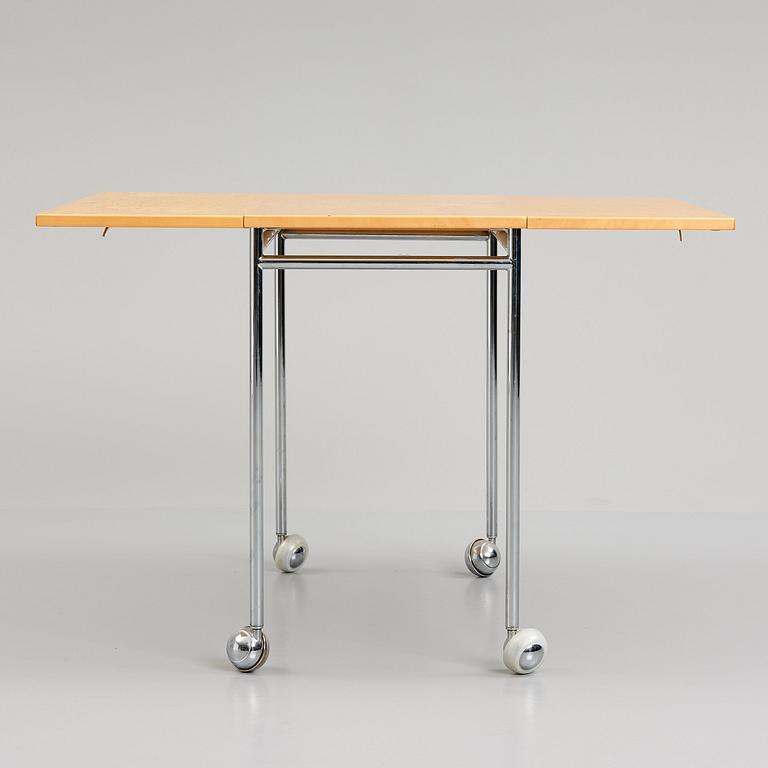 Bruno Mathsson, a drop leaf table 'Berit' in burled birch, Bruno Mathsson International, Sweden.