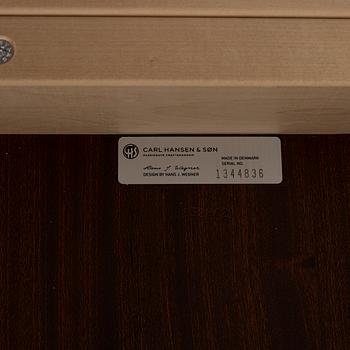 Hans J. Wegner, matbord, modell CH338, Carl Hansen, Danmark, omkring 2020.