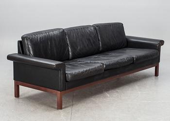 SOFFA, tresits, skinn, märkt Asko, Finland, 1960-tal.