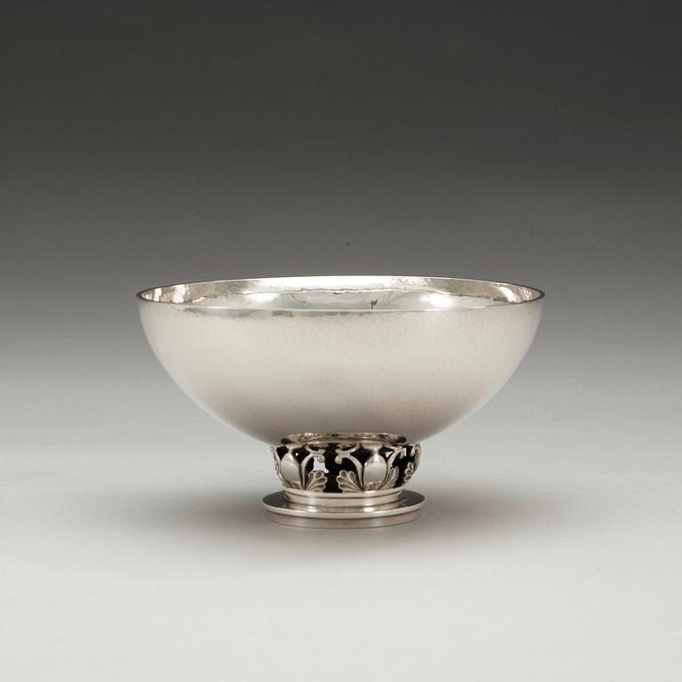 A Gundorph Albertus sterling bowl, Georg Jensen, Jensen & Wendel, Copenhagen 1945-54.