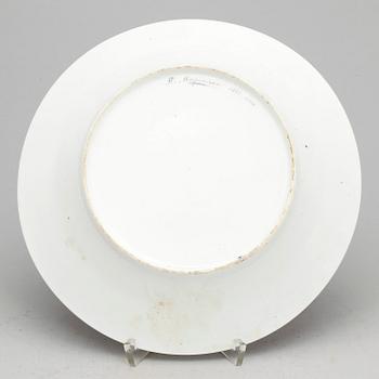 TALLRIK, porslin, målad dekor, Ryssland, bär datering 1847.