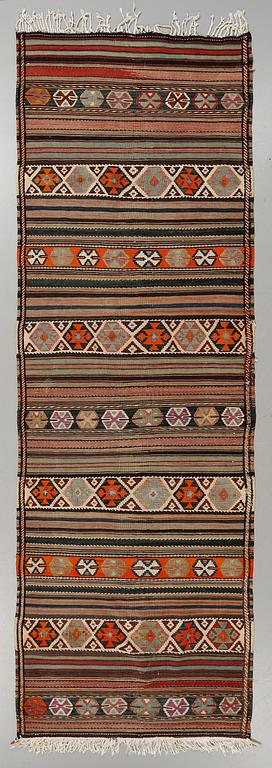 MATTA, Kelim, modern tillverkning, ca 327 x 112 cm.