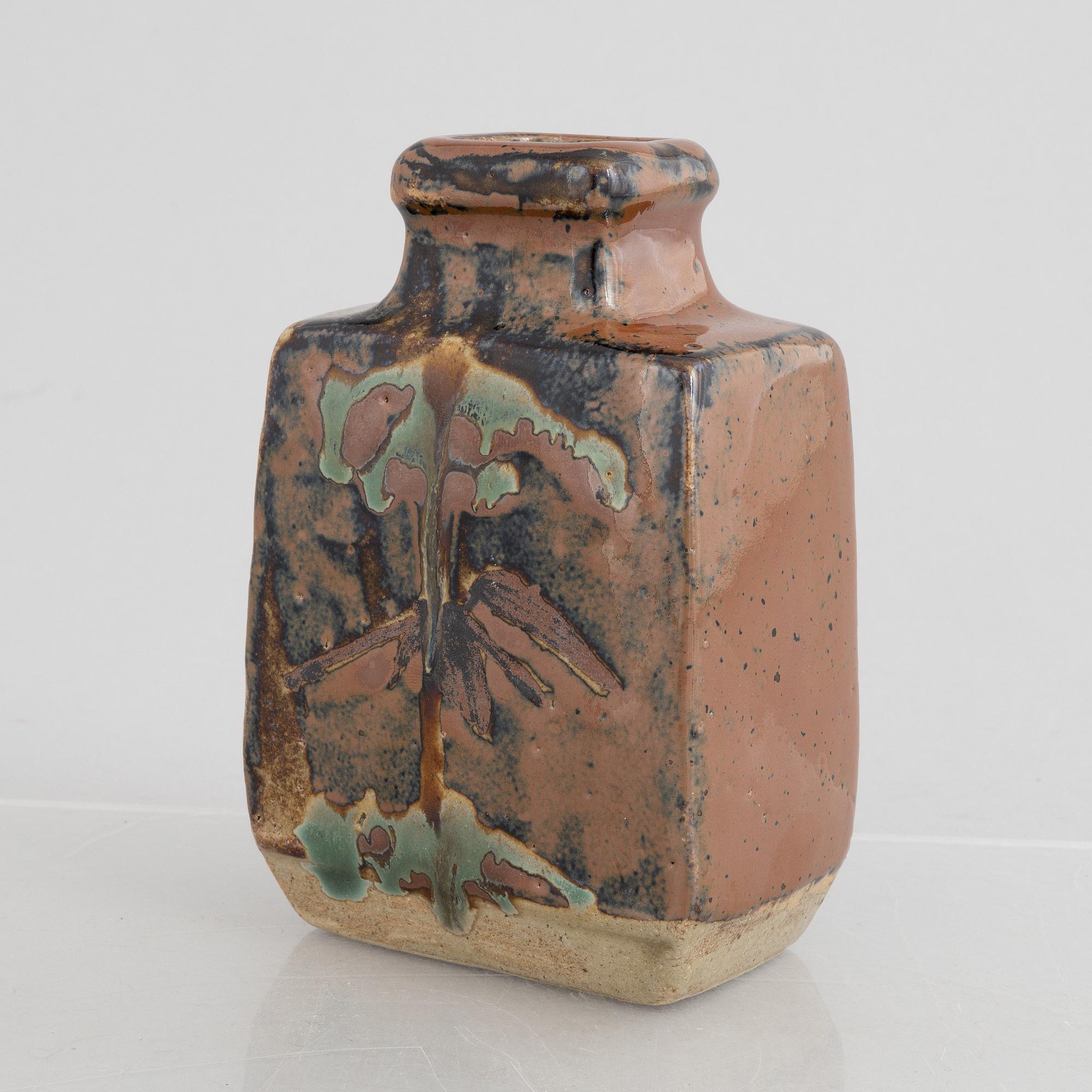 Shoji Hamada, his style, high fired stoneware, 20th century.