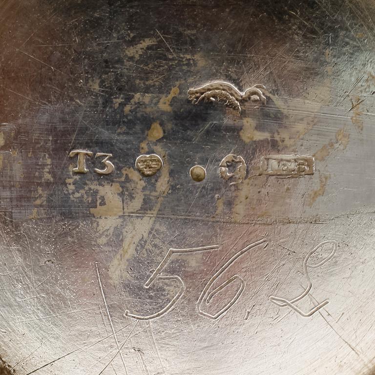 TEKANNA, silver, Johan Fredrik Björnstedt, Stockholm 1825. Vikt ca 800 gram.