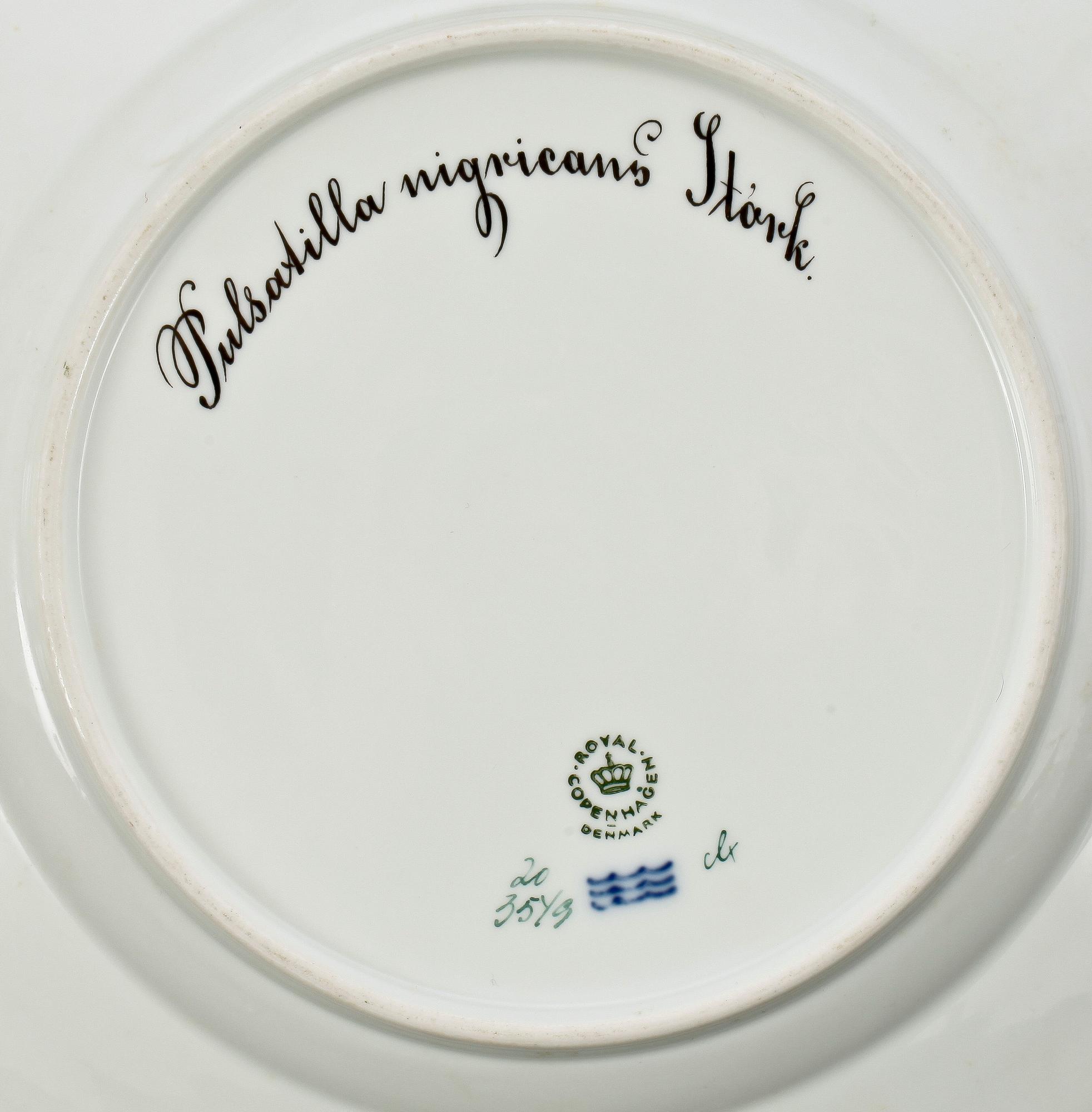 TALLRIKAR, 12 stycken, porslin. "Flora Danica", Kungl Dansk.