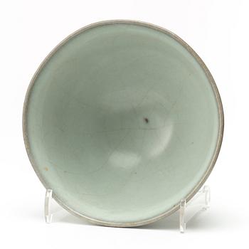 Uichi Shimizu, An Uichi Shimizu glazed stoneware teabowl, Japan.