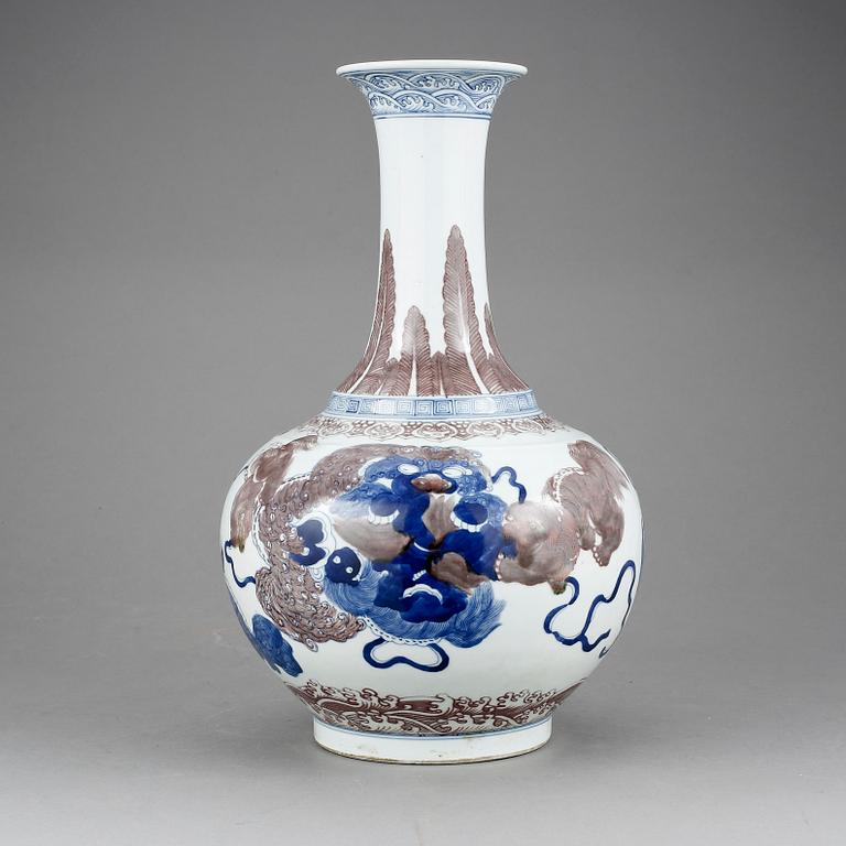 VAS, porslin, Kina, 1900-tal.