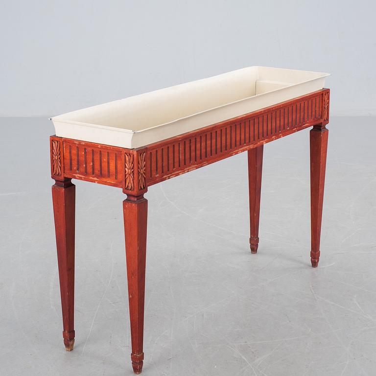 BLOMBORD, gustaviansk stil, 1900-talets andra hälft.