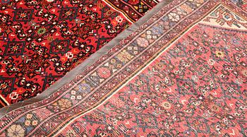 Gallerimatta, Hosseinabad, ca 434 x 115 cm.