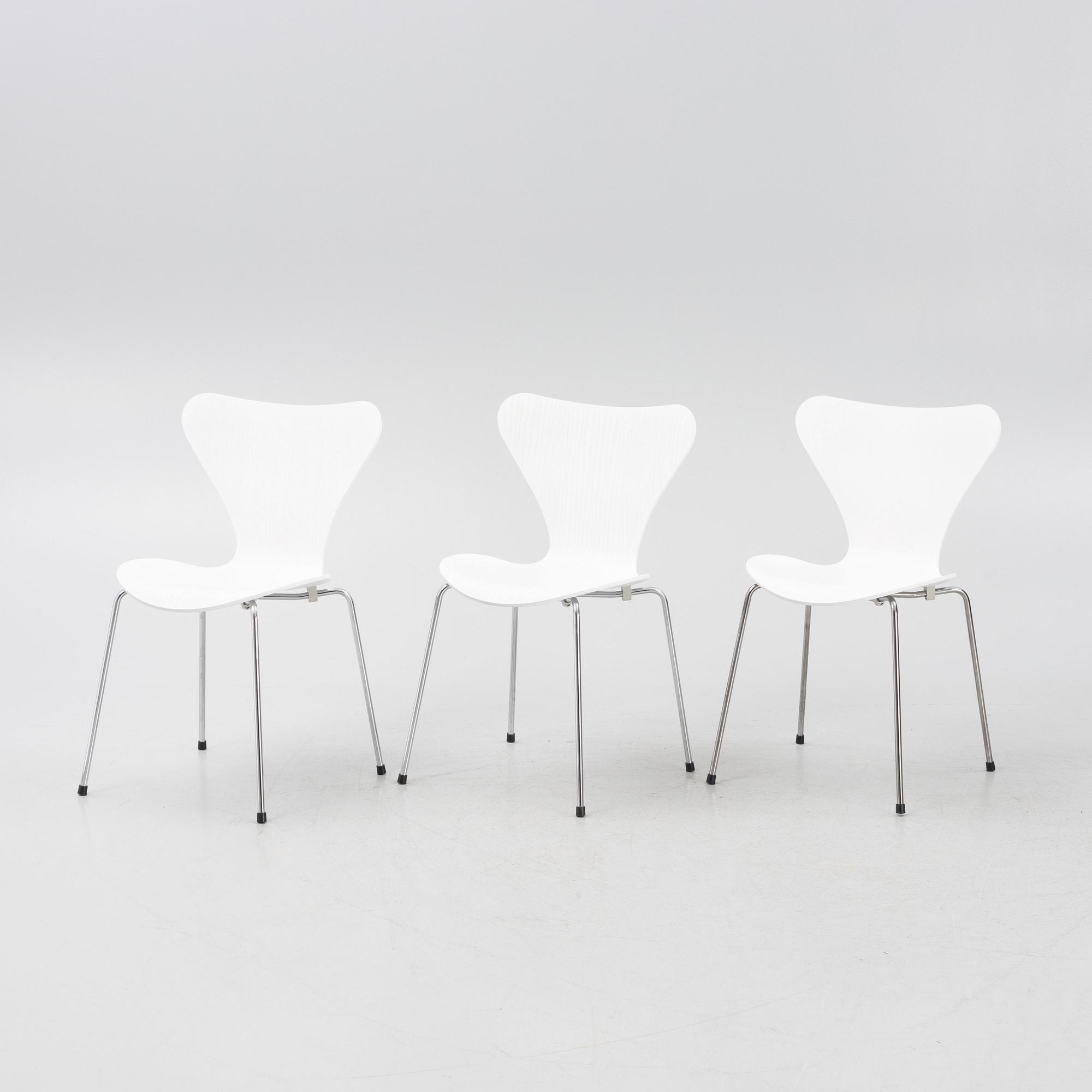Arne Jacobsen, stolar, 8 st, "Sjuan", Fritz Hansen, Danmark, 2015.