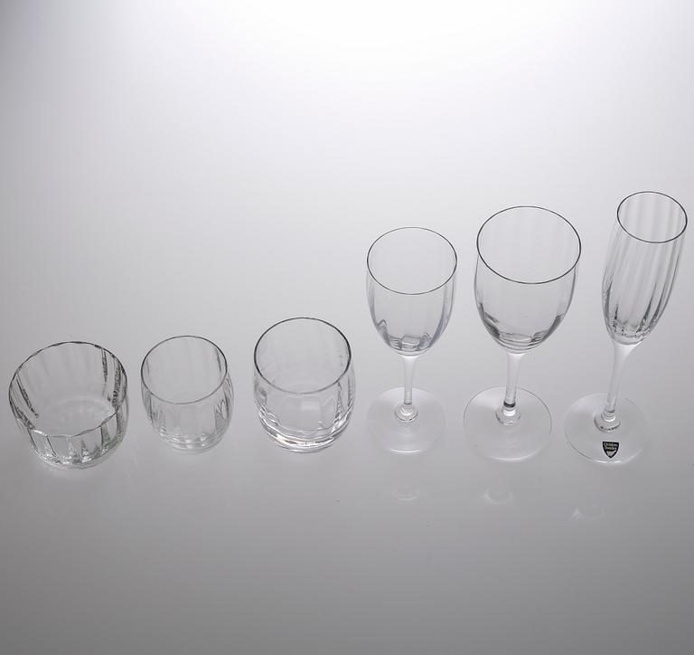 SERVISGLAS, 34 delar, "Optica", Gunnar Cyrén, Orrefors, 1900-talets andra hälft.
