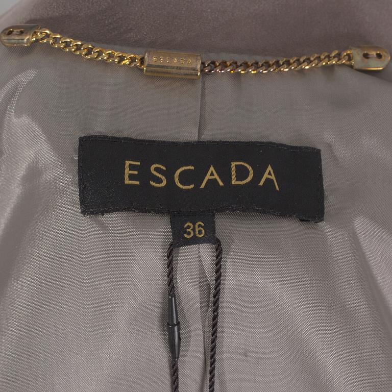 JACKA, Escada.
