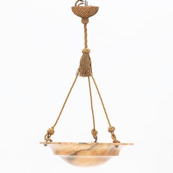 Taklampa, alabaster, 1920/30-tal.