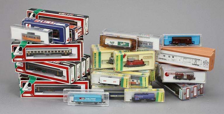 PARTI TÅGBANEDELAR, 47 st, Minitrix, Lima, Hobbytrain m m, 1900-talets fjärde kvartal.