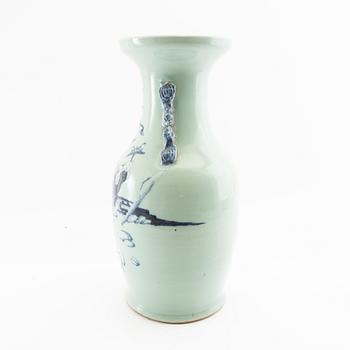 Floor vase China 20th century porcelain.