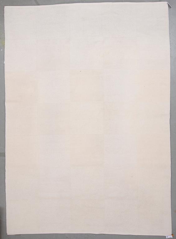 MATTA, handtuftad och skaftvävd. "Fasett", Gunilla Lagerhem-Ullberg, Kasthall. Ca 352x252 cm.