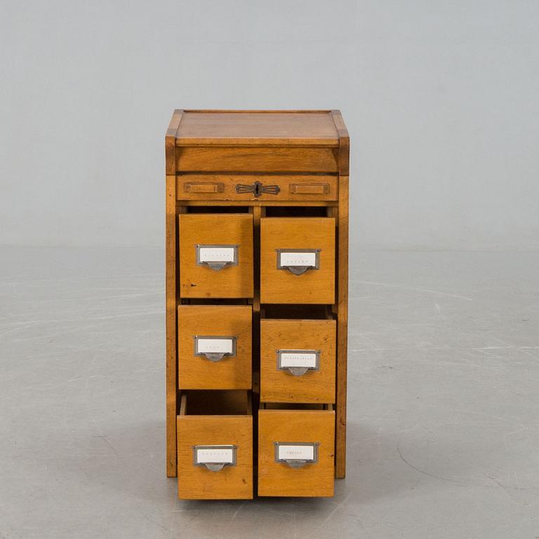 ARKIVSKÅP MED JALUSI, jugend, 1900-talets början.