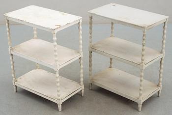 ETAGERER, ett par, 1800-tal.