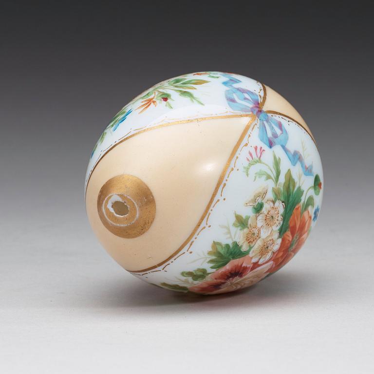ÄGG, porslin. Ryssland, 1800-tal.