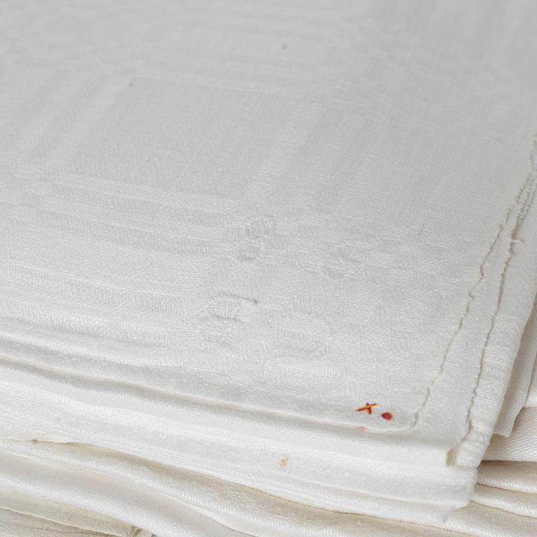 Napkins, 16 pcs, linen damask, circa 1800.