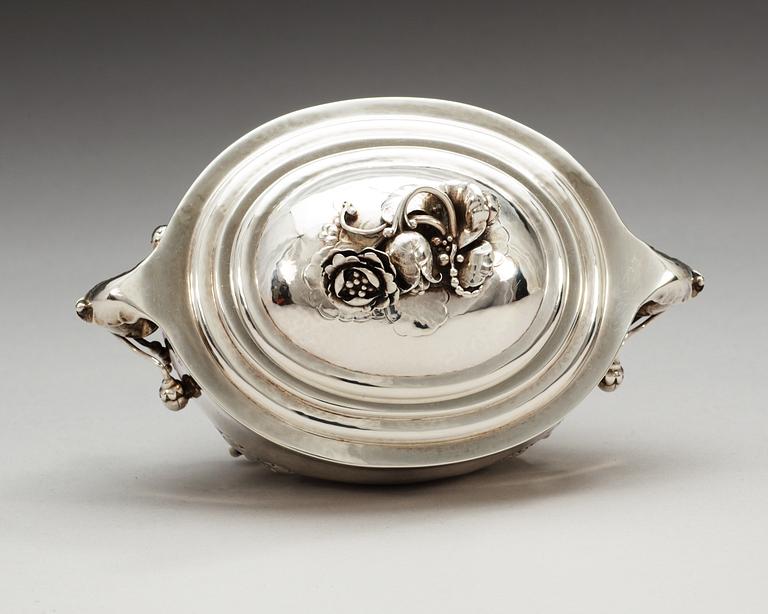A Georg Jensen bonbonnière, Copenhagen 1919-27,