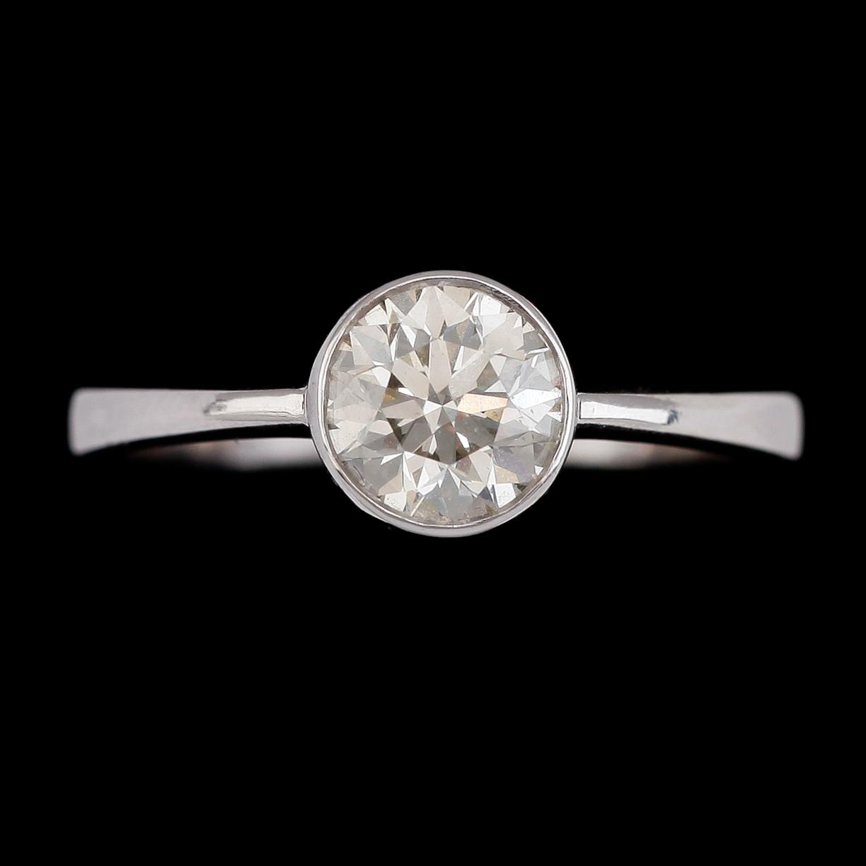 RING, 18K vitguld, solitär briljantslipad diamant ca 1.13 ct.