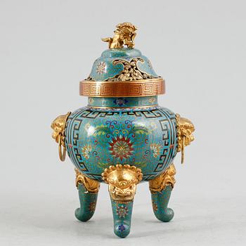 A cloisonné tripod censer, late Qing Dynasty (1644-1912)/ early 20th Century, bearing a Lao Tian Li mark.