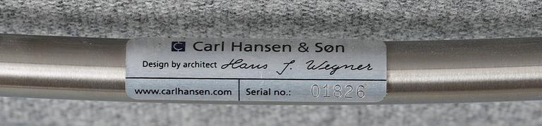 FÅTÖLJ OCH FOTPALL, "Wing Chair", modell CH445 och CH446, Hans J. Wegner, Carl Hansen & Son, Danmark, 2012.