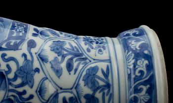 VAS, porslin, Kangxi (1662-1722), Kina.