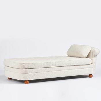 Josef Frank, a daybed model "Couch 775", Firma Svensk Tenn, 2021.