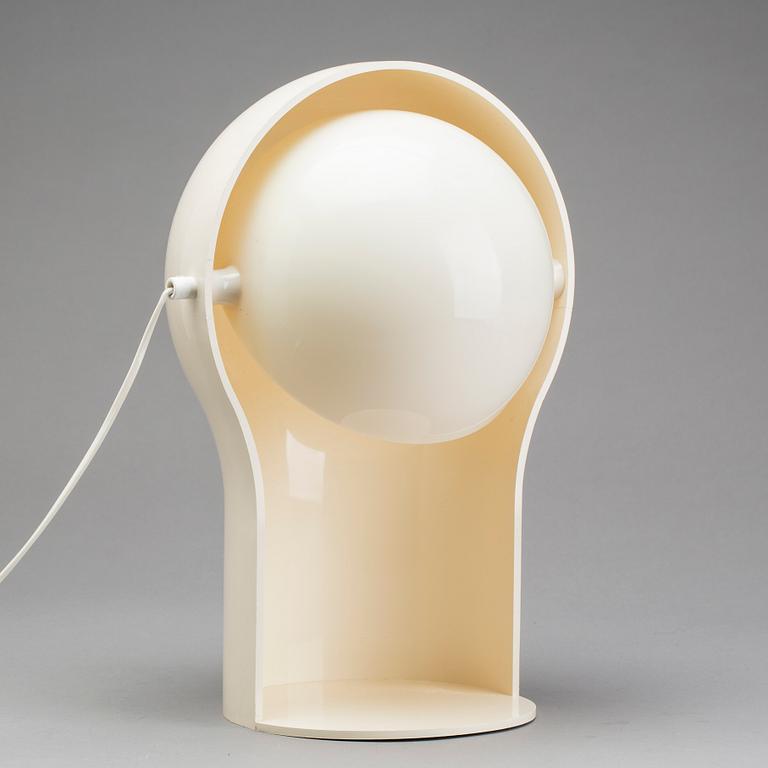 A "TELEGONO" TABLE LAMP DESIGNED BY VICO MAGISTRETTI, Artemide.