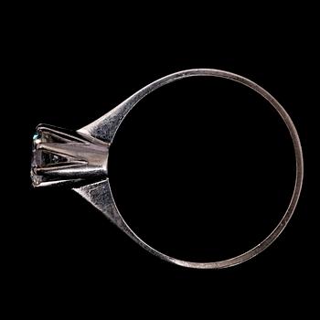 RING, 18 k, briljantslipad diamant 0.91 ct, enl intyg, svenska stämplar LEA, 1970. Total vikt ca 3,8 gram.
