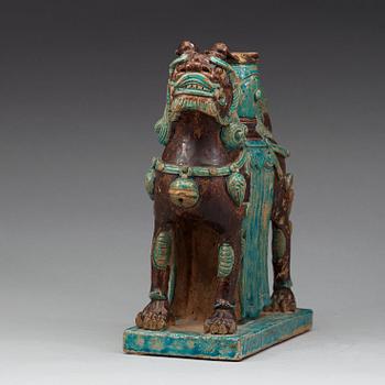 FIGURIN, keramik. Sen Mingdynasti (1368-1644).