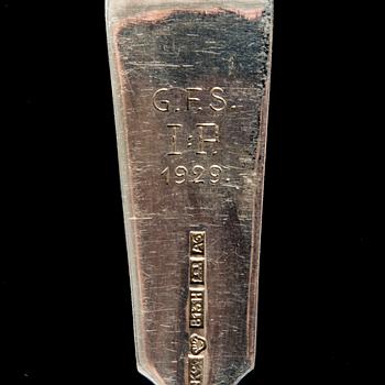 PARTI BESTICK, 44 delar, silver, "Mussla", finska stämplar, 1918-50. Tot vikt 1084,8 g.