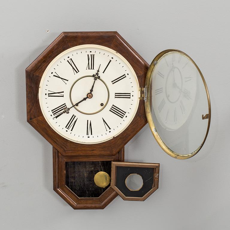 A wall clock, Waterbury Clock C&O, 19/20th century,