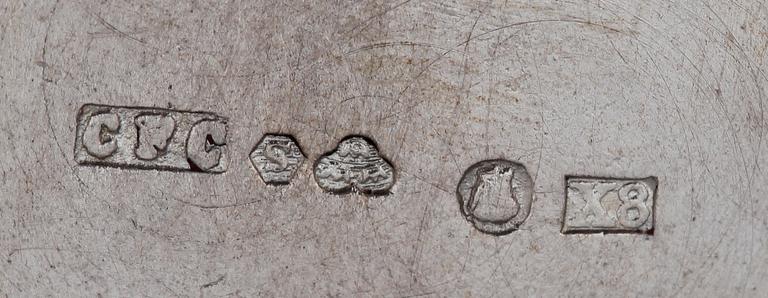 PARTI BÄGARE, 24 st, silver, flertal olika tillverkare, Europa, bla CG Hallberg, 1800-1900-tal. Totalvikt ca 1300 gram.