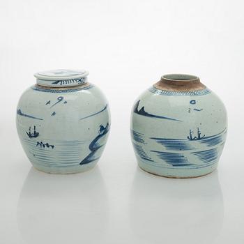 Bojaner, 2 stycken, porslin, Kina, 1800-tal.