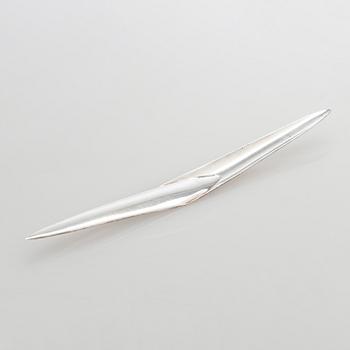 Tapio Wirkkala, A silver dish and letter knife, Kultakeskus Hämeenlinna 1960 and 1964.