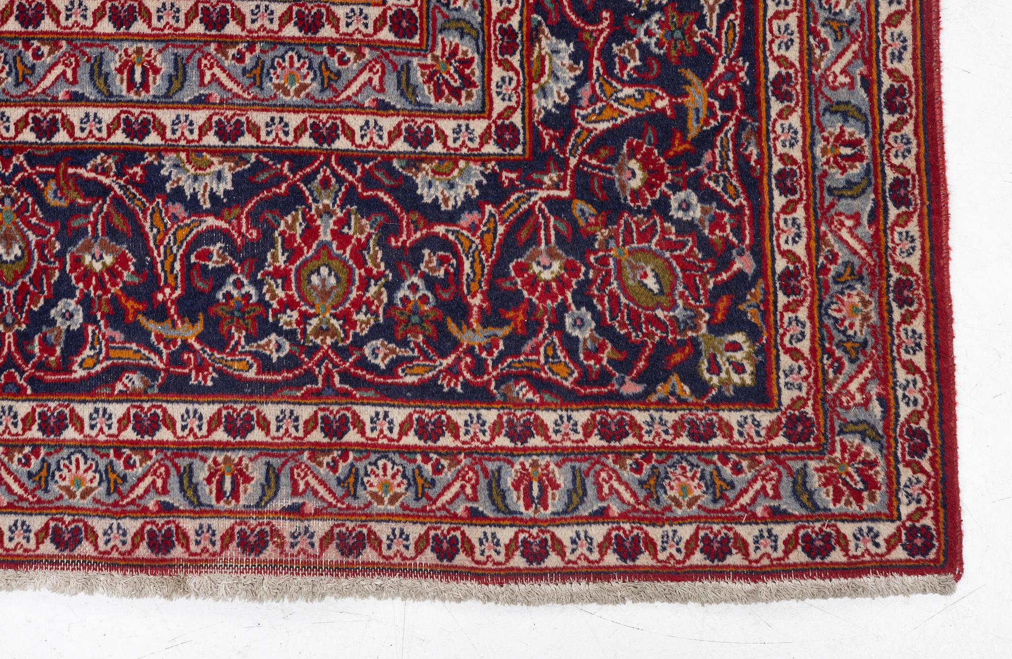 Matta, Meshed, ca 372 x 290 cm.