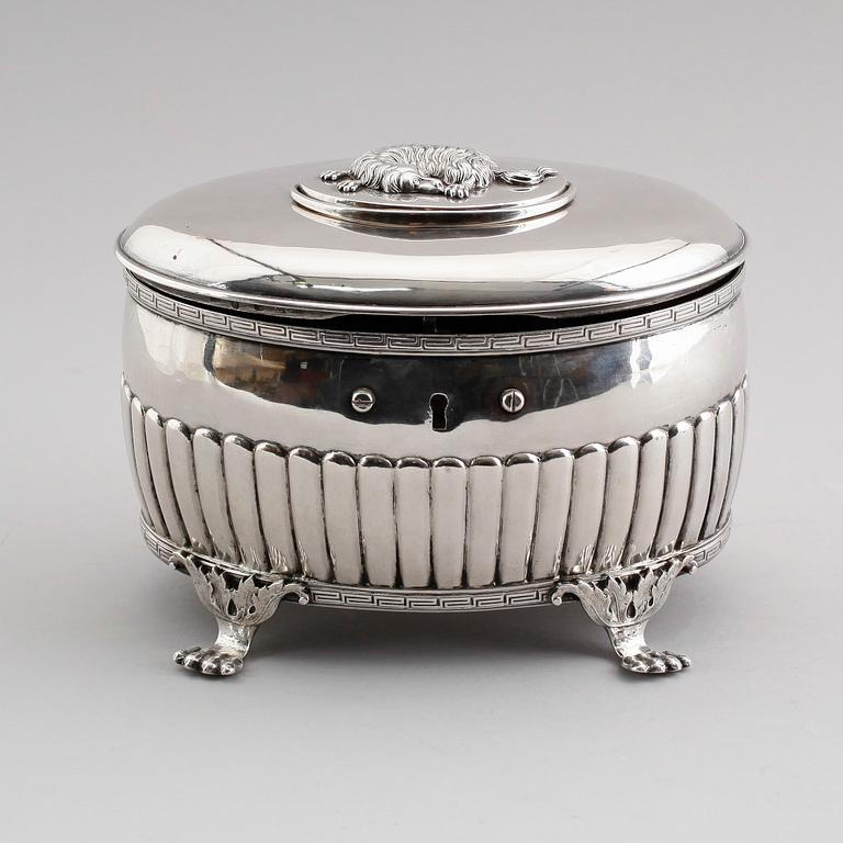SOCKERSKRIN, silver, Petter Adolf Sjöberg, Stockholm 1822. Vikt ca 672 gram.