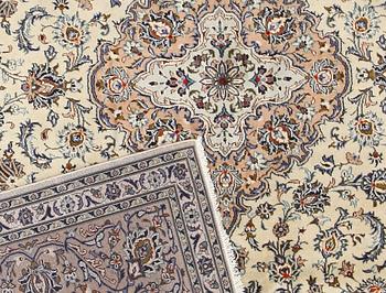 MATTA, Keshan, old, ca 400 x 317 cm.