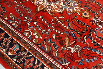 A Lilihan carpet, ca 301 x 232 cm.