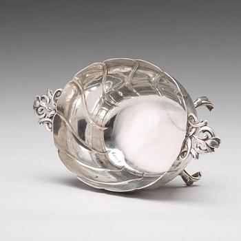Petter Åkerman, konfektskål, silver, Stockholm
1769, rokoko.