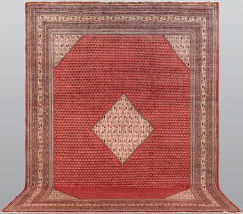 A Sarouk Mir carpet, approx. 398 x 296 cm.