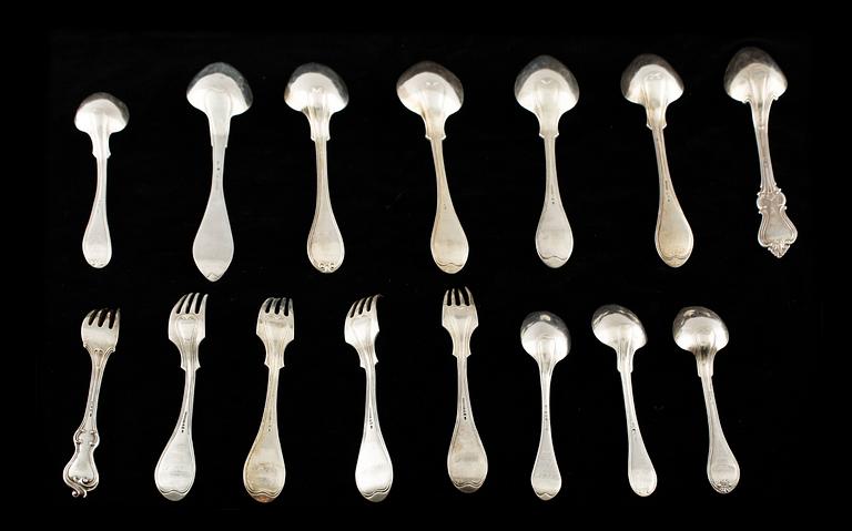 15 pieces of swedish 19th century silver cutlery. Weight 890 gram.